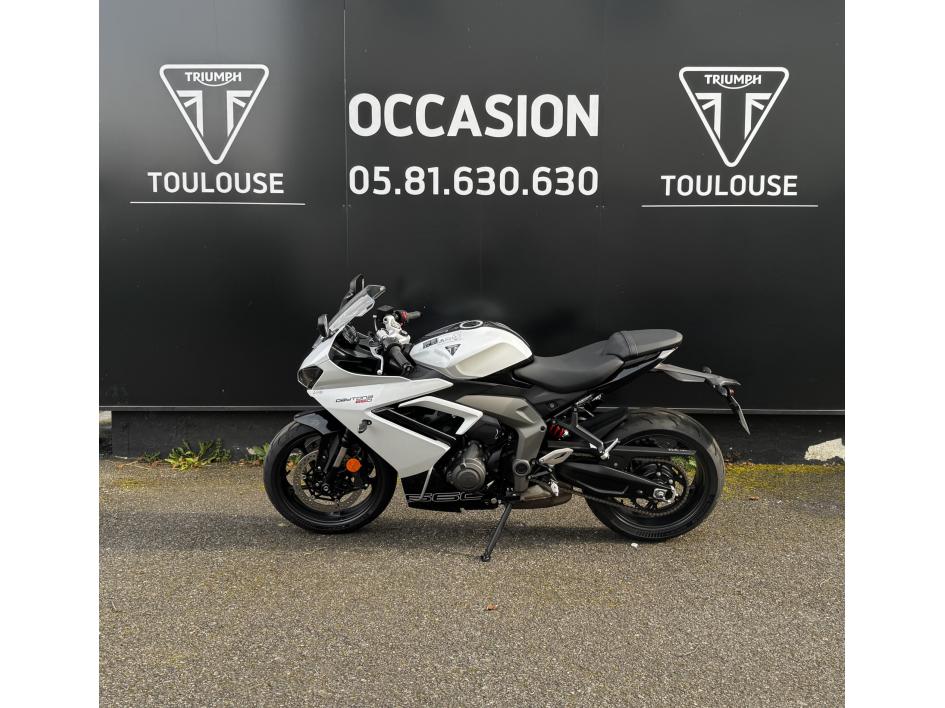 TRIUMPH 	DAYTONA 660