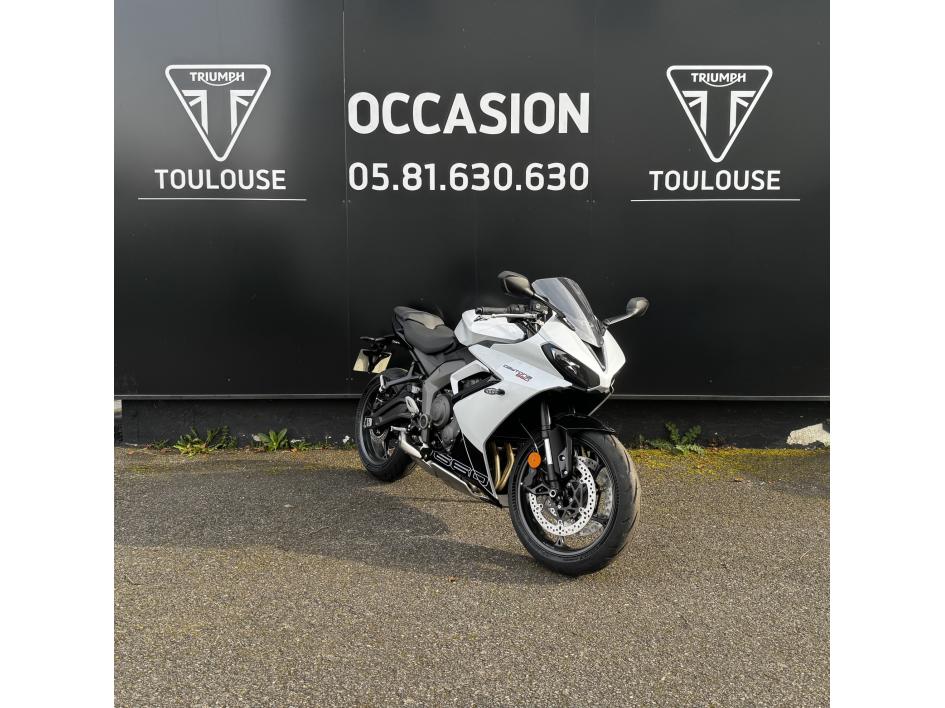 TRIUMPH 	DAYTONA 660